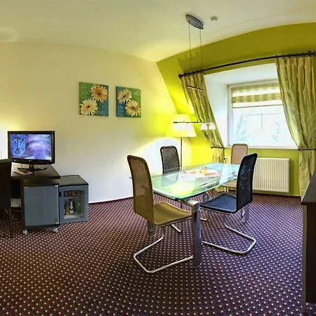 Nordwest-hotel Otel 4*